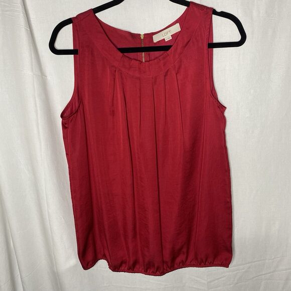 LOFT Blouse Sleeveless Pleated Neckline Bubble Hem Gold Zipper Back Womens M Red - Picture 1 of 9